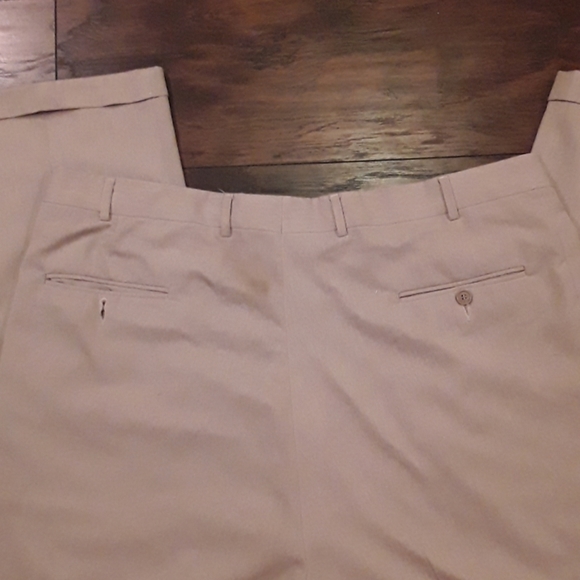 FLASH SALE Bill Blass Tan Dress Pants. Excellent - Picture 4 of 8